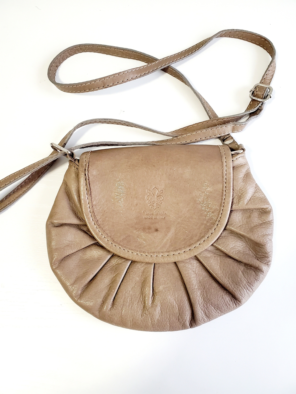 Vera Pelle Taupe Leather Pleated Mini Crossbody